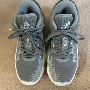 Adidas D.O.N Issue 2 youth court shoes